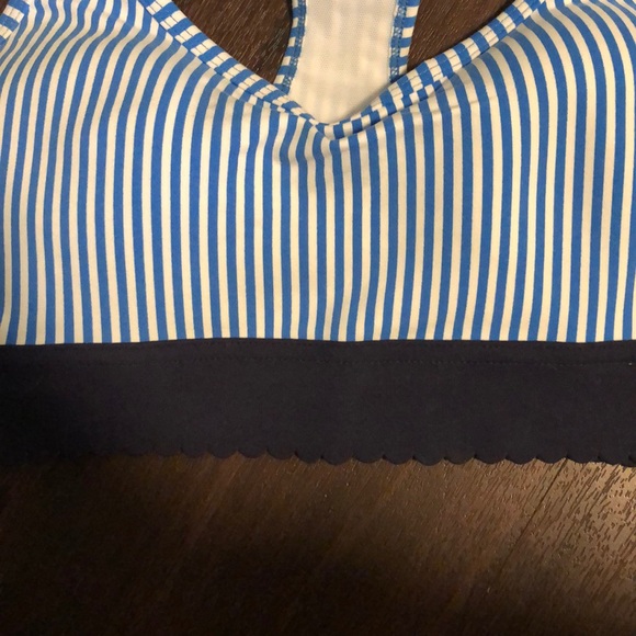 NWOT J.Crew x New Balance scalloped sports bra, M - Picture 2 of 3